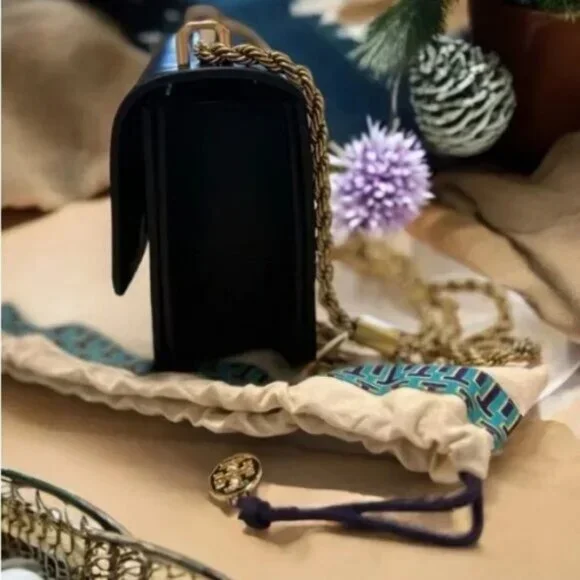 Tory Burch small Eleanor bag in Black - Picture 5 of 6